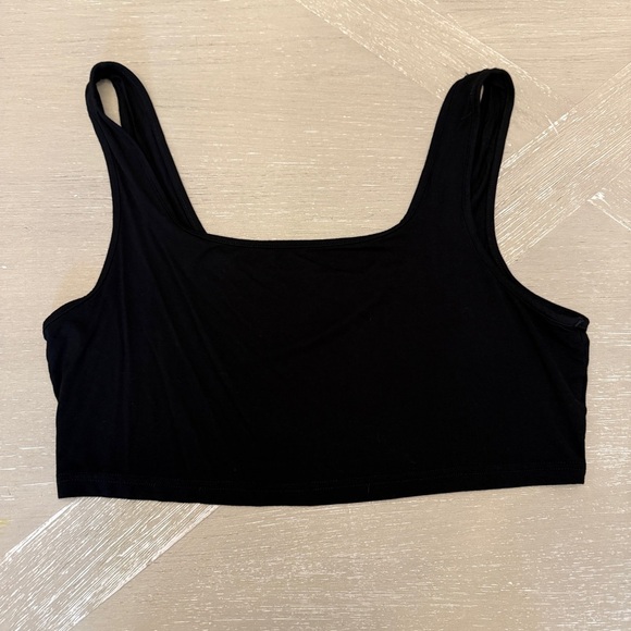SHEIN Black Cropped Tank Top for rompers or overalls - Picture 1 of 4